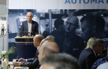 Formand for Ingeniørforeningen IDA, Thomas Damkjær Pedersen, stod for den officielle åbning af Automatik 2016. Foto: John Steenfeldt-Jensen.