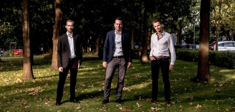 Cphnano fra venstre: Thomas Tølbøl Sørensen (ingeniør), Emil Højlund-Nielsen (CEO, ph.dd) og Kristian Tølbøl Sørensen (CTO).